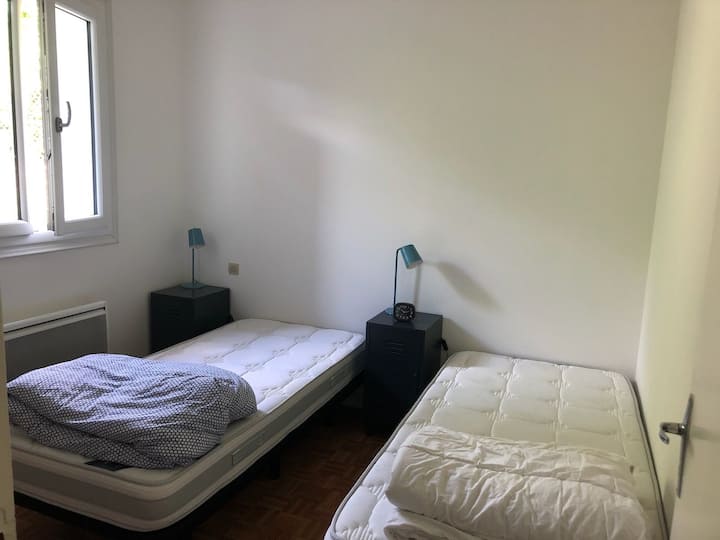 Dhoma e gjumit 2, shtroja të reja, mundësi për t 'i vendosur krevatet krah për krah