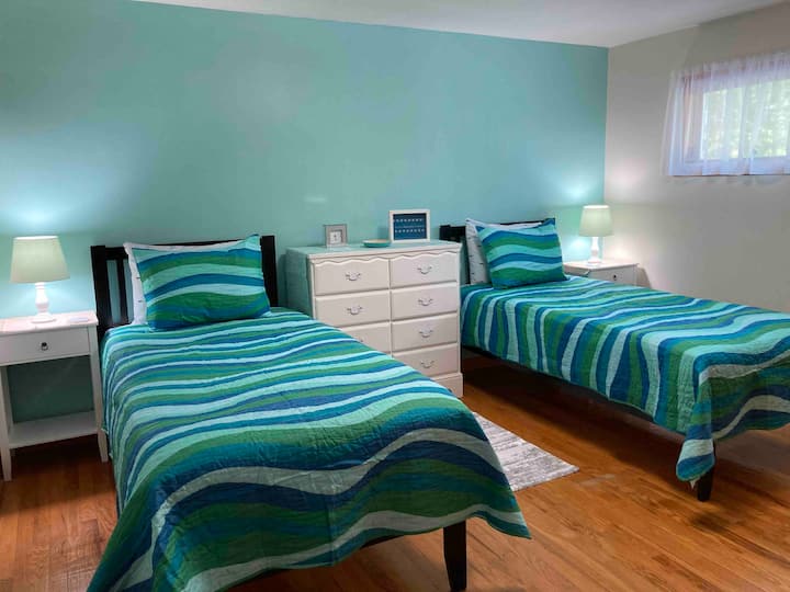 Bedroom #2 with Two Twin Beds