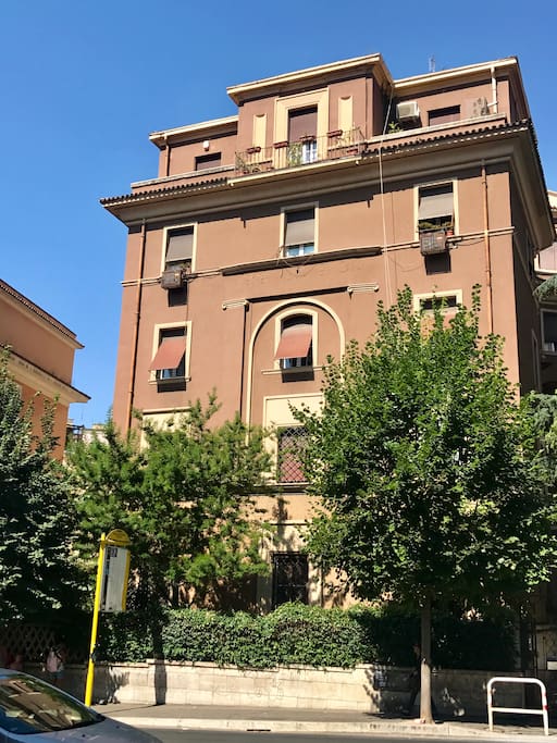 1920 Building