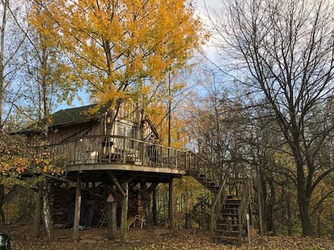 Stilvolles Baumhaus mit Kaminofen sehr kuschelig