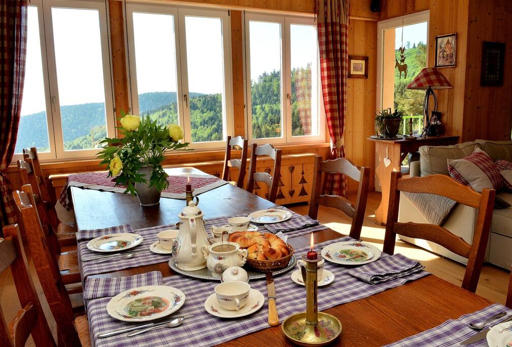 Brézouard
table monastère, vue sur la plaine d'Alsace et la Forêt Noire.