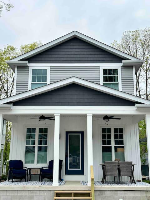 New Peach St home inside the Gates of Lakeside!