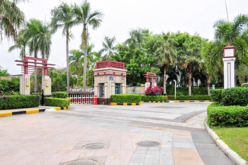 小区门口