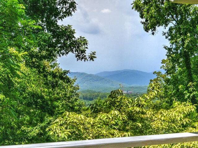 Gorgeous Views! Great Location-Spa-Dreamy Porch! gallery image 2