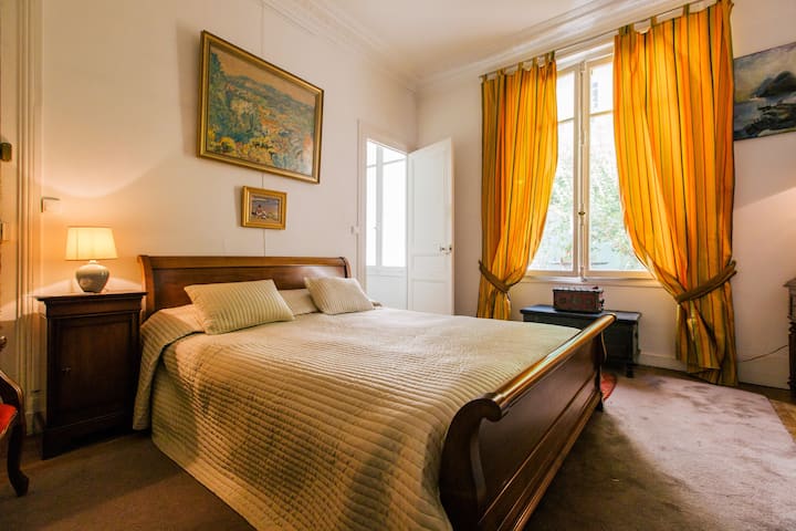 Flat with private garden located in a guest house