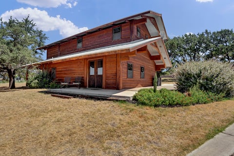 Log Cabin Home w/ Lake Access & Private Boat Ramp!