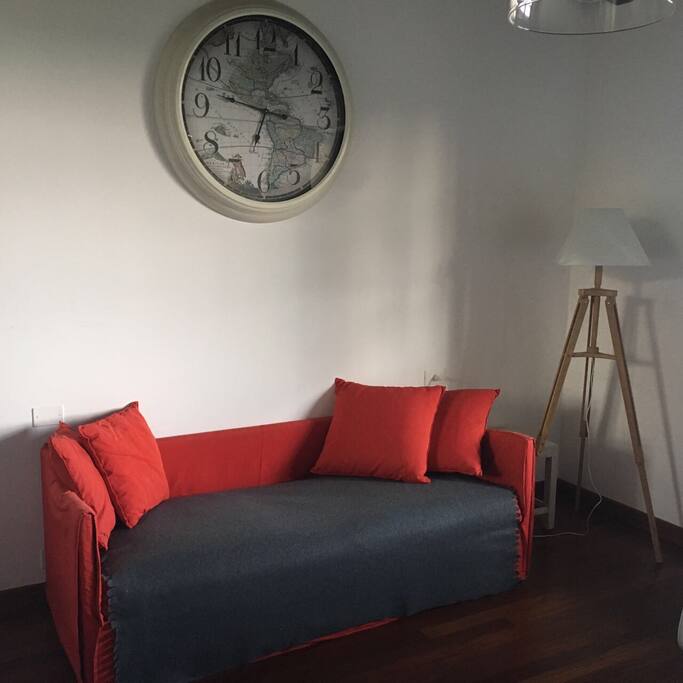Divano letto del soggiorno