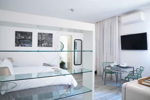 Popular Airbnb listing: 8 Millimetri Charming Studio Bologna Center in Bologna