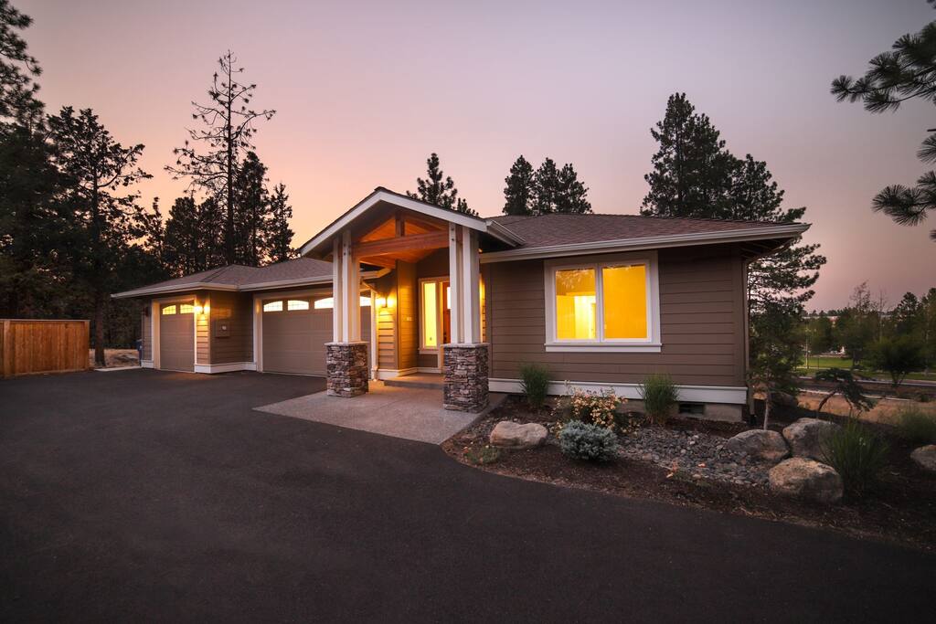 Alderwood Circle
