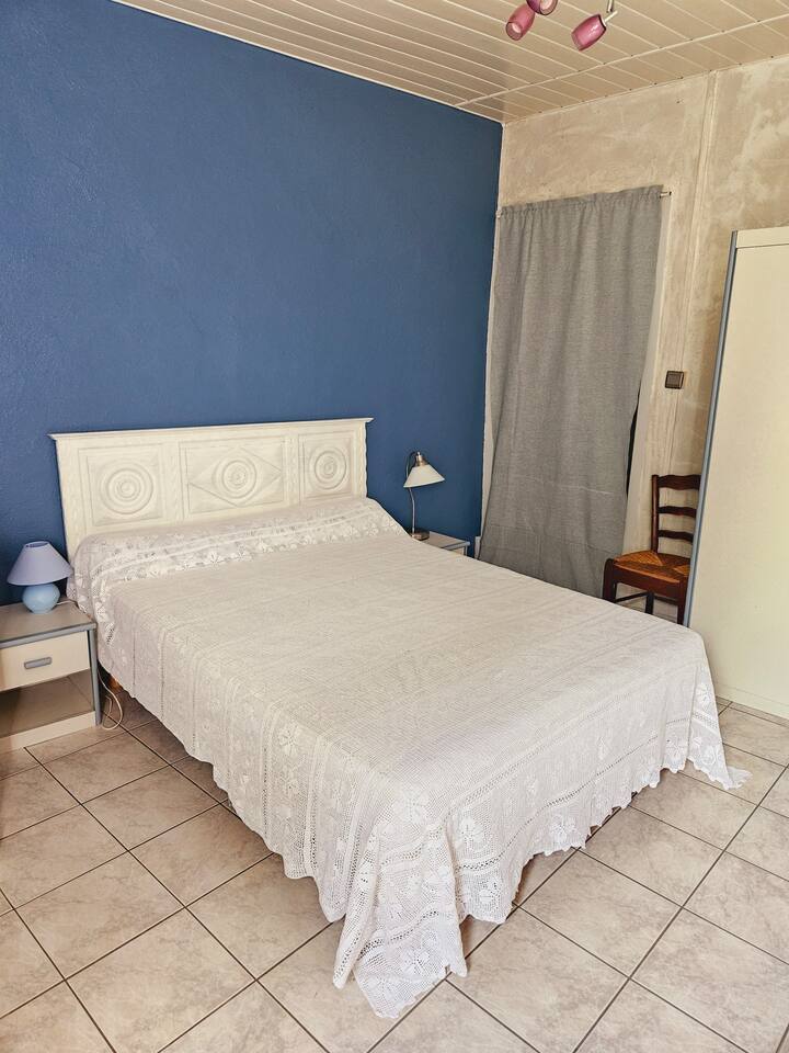 Спалня 1: легло в 140 см 