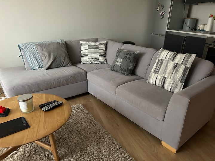 Spacious Modern Apartment -2 Parking Spaces.cbay - Cardiff