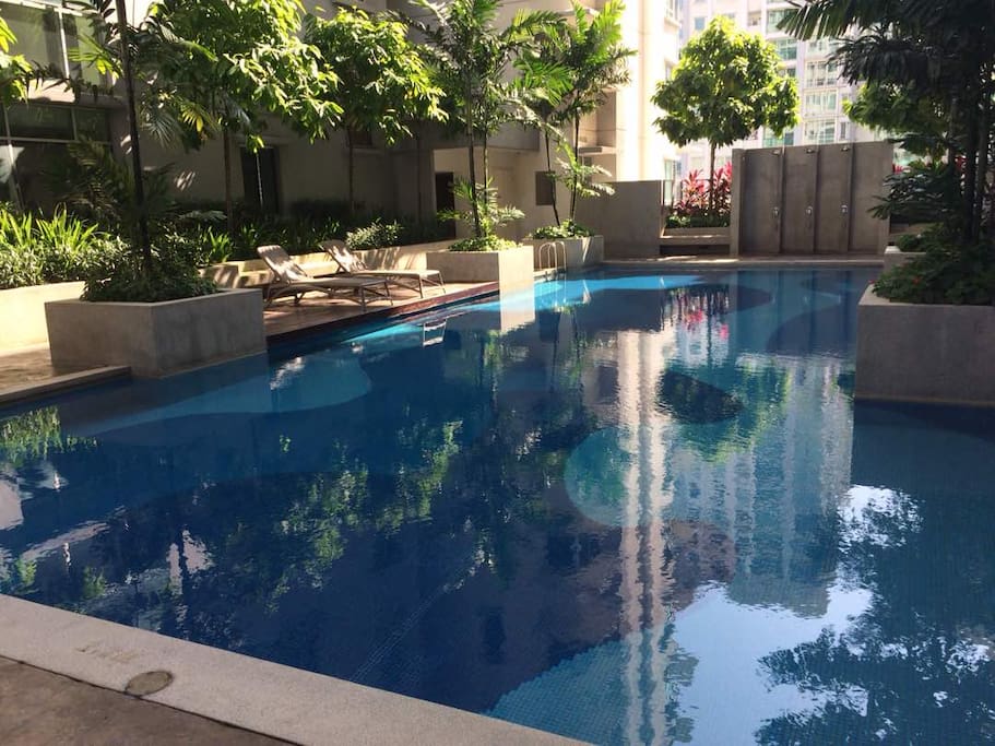 Swimming Pool (public)