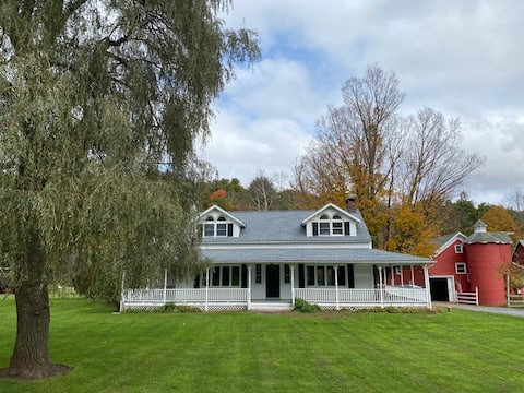 Waterfront Mountain House with Pool