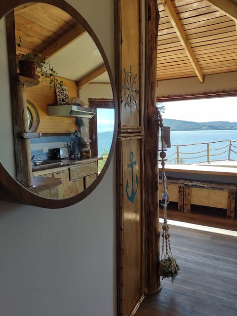 Mini cabin boat Marina