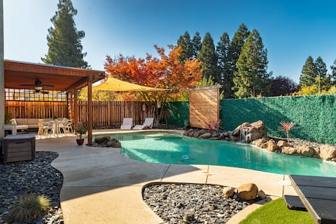 King Bed, Pool, Foosball, Arcades, Beautiful!