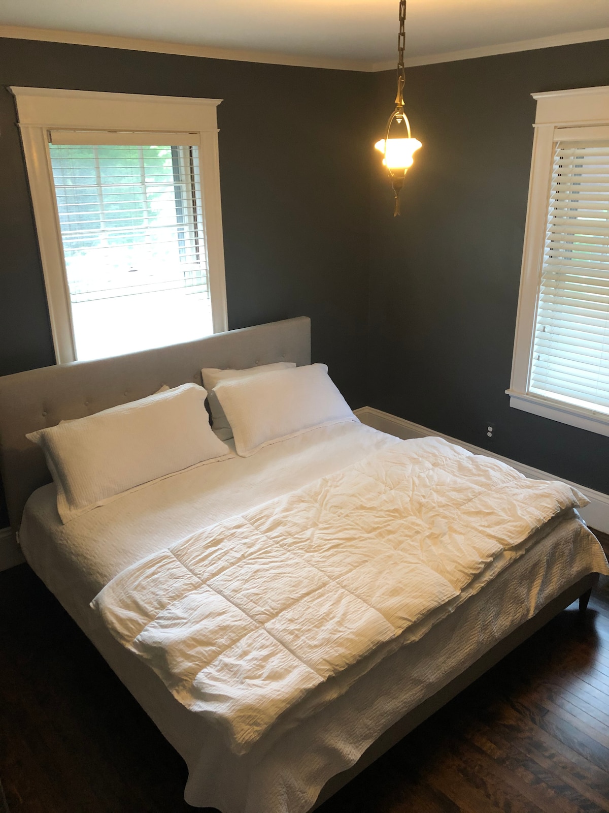 2nd Floor bedroom with King bed