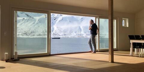 Villa Nikkeby - Northern Lights, whales, skiing