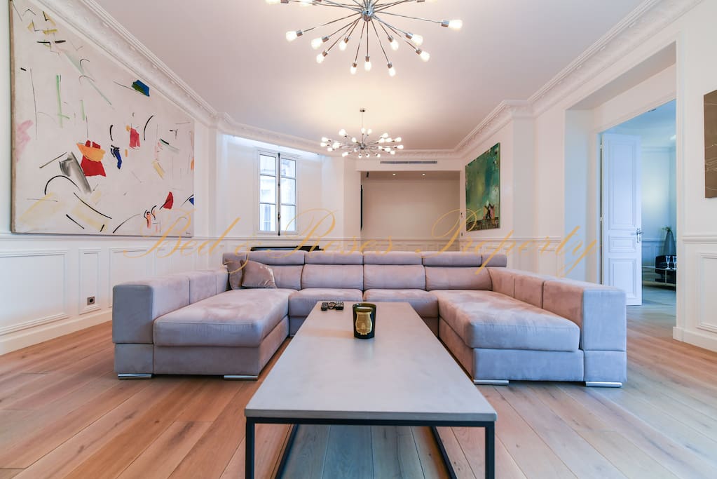 100 Sqm living room