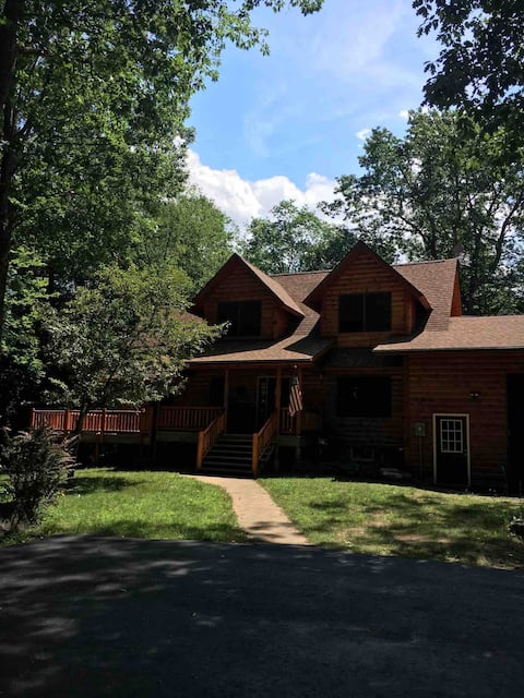 Beautiful log home in Indian River