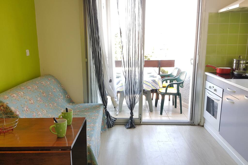 Séjour donnant sur la terrasse