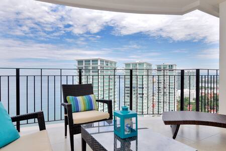 Top 20 las glorias vacation rentals, vacation homes & condo ... Balcon désign Contemporaneos