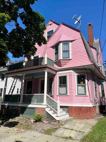 Victorian Gem in Historic Elmwood