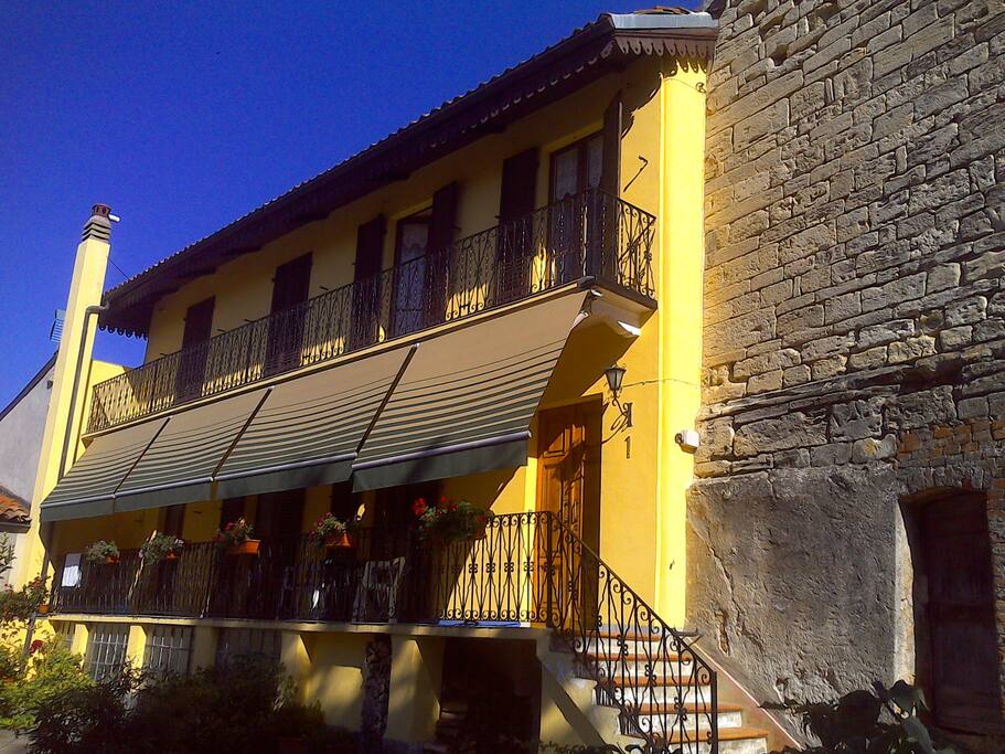 Entrance of the Tower House -Entrata della Casa della Torre
