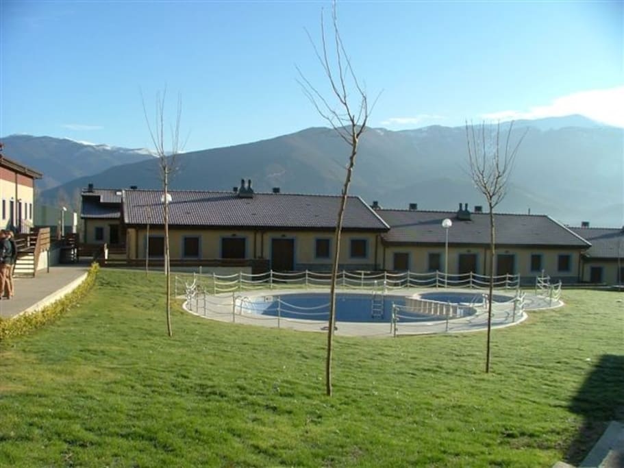 piscina justo en frente del salón