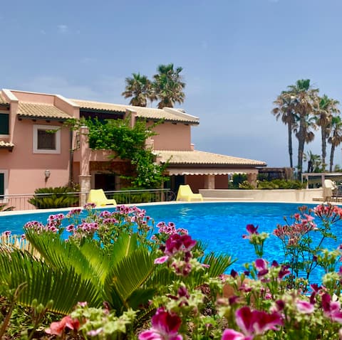 Seaside villa with seawater swimming pool