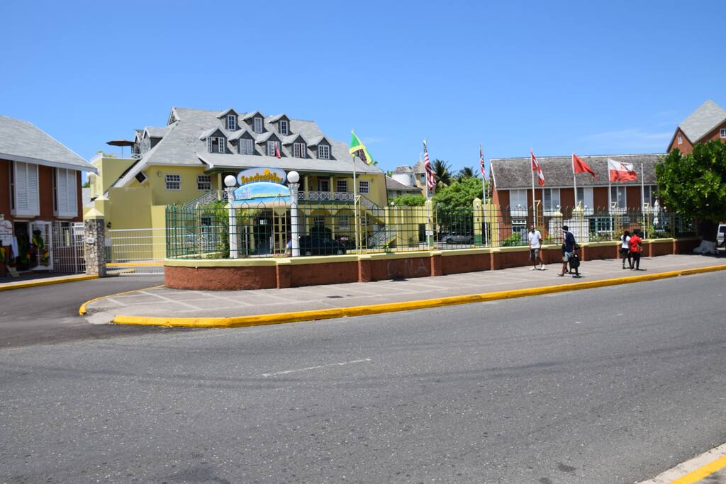 sandcastle resort
entrance