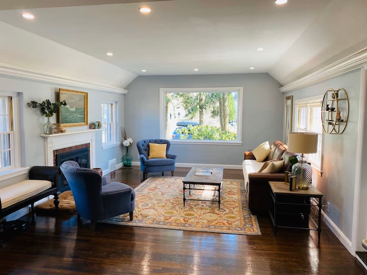 Newton Family Home! Furnished! Family Friendly! - Wellesley, MA