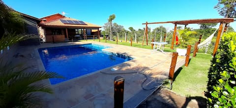 Imóvel de sucesso: Family farmhouse inside a condominium in Mairinque em Mairinque