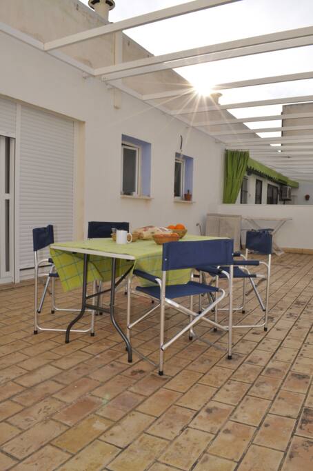 Amplia terraza privada.