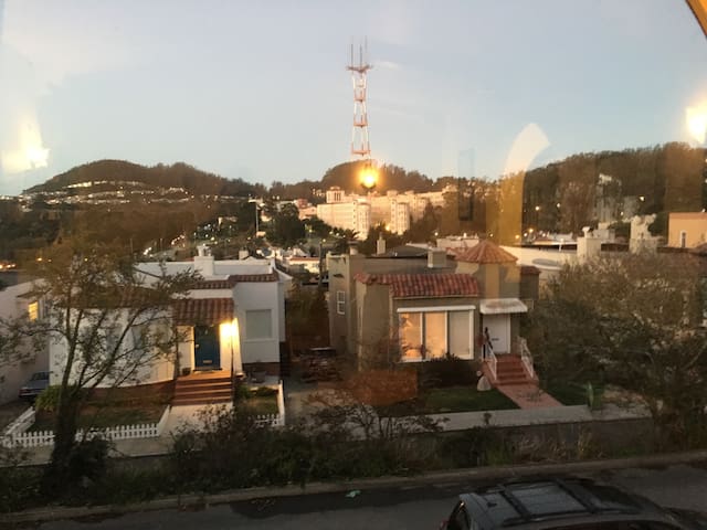 Sunny, family-friendly and charming gallery image 3