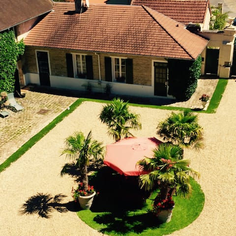 Unique Studio at Chantilly