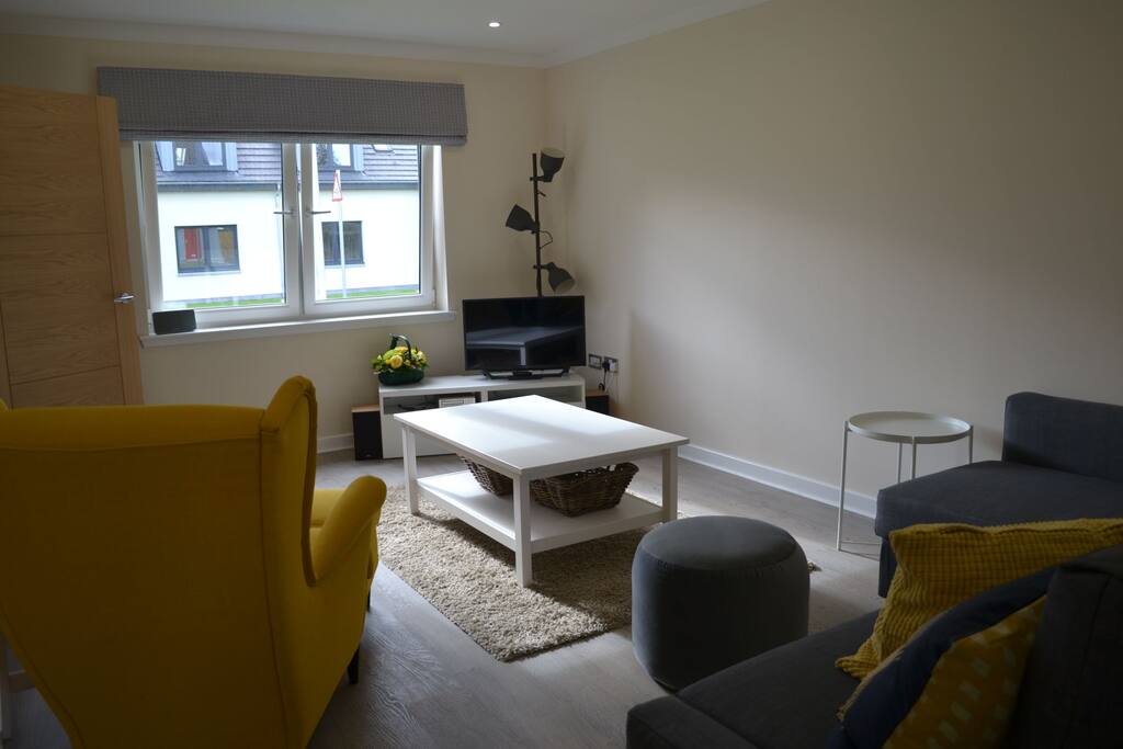spacious sitting room