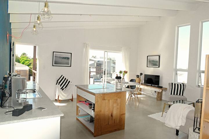 Beautiful Apartment, 2 minutes from the beach gallery image 2