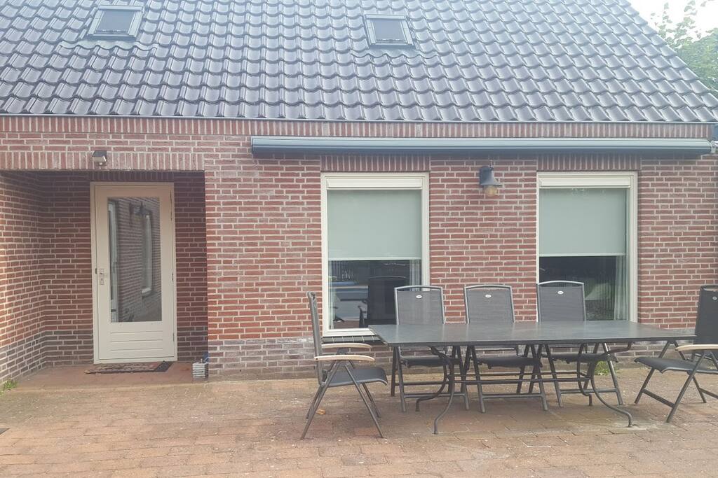 Buiten terras met eigen entree