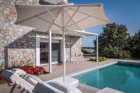 Ammos-Cedar Bay Beachside Villas -Private Pool