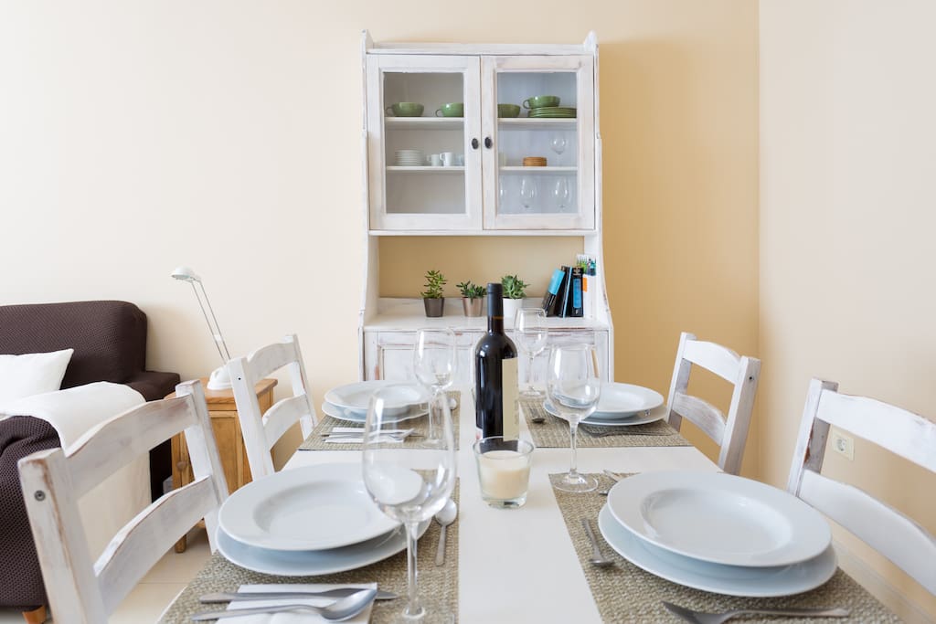 Salón: Donde comer, tomar una copa de vino…