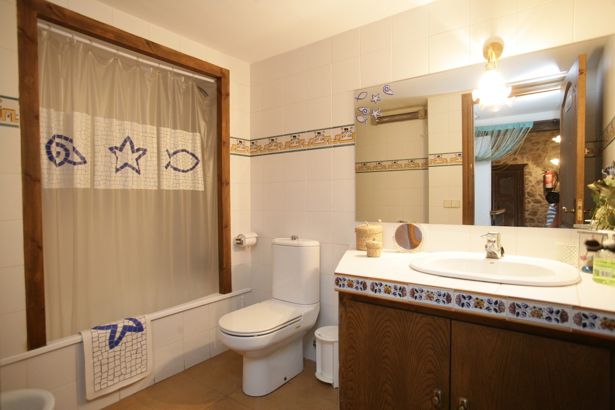 Bathroom at Can Manyol in Santa Pau