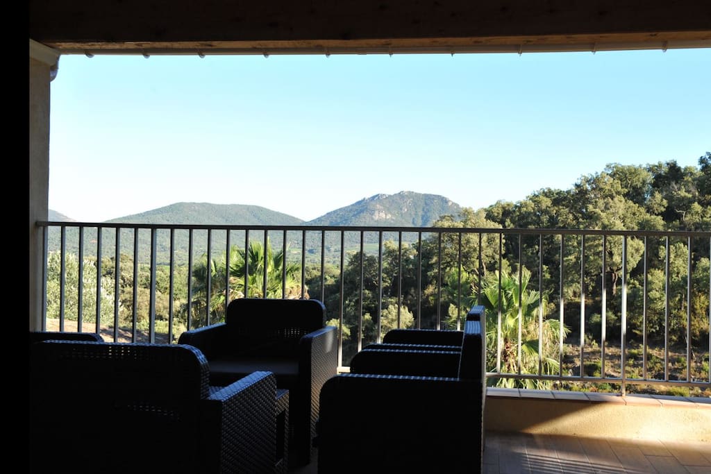 Magnifique point de vue sur le massif des maures
Wonderful overview pleasant place for holidays