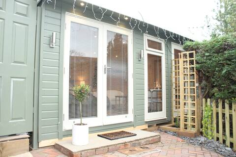 The Cabin At Malvern