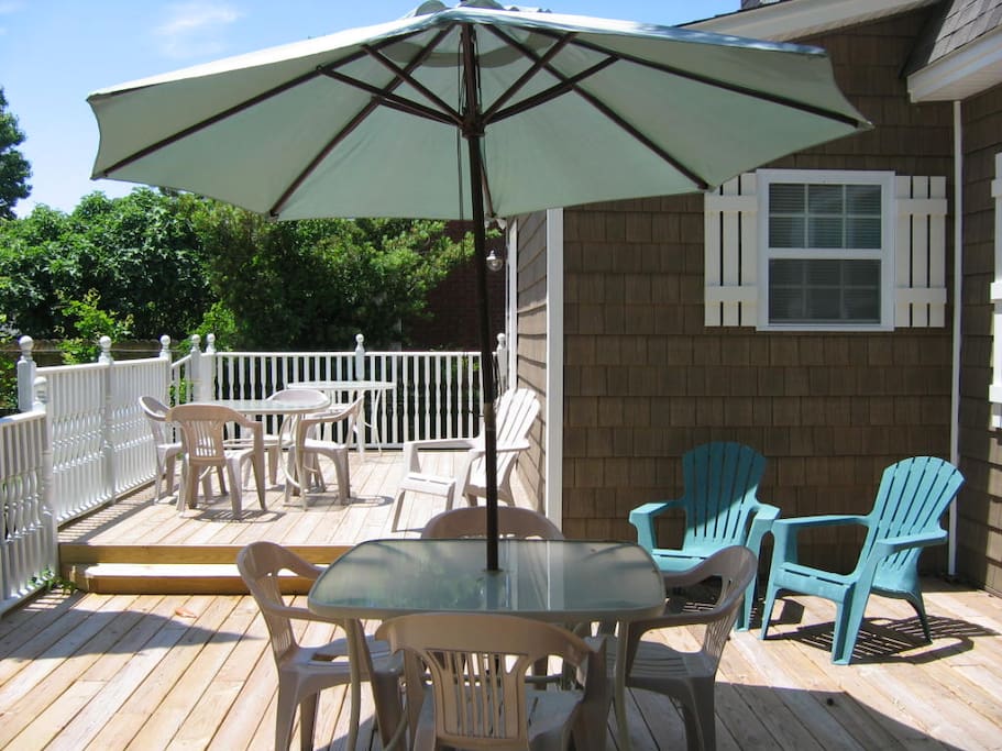 Deck for lounging or BBQ