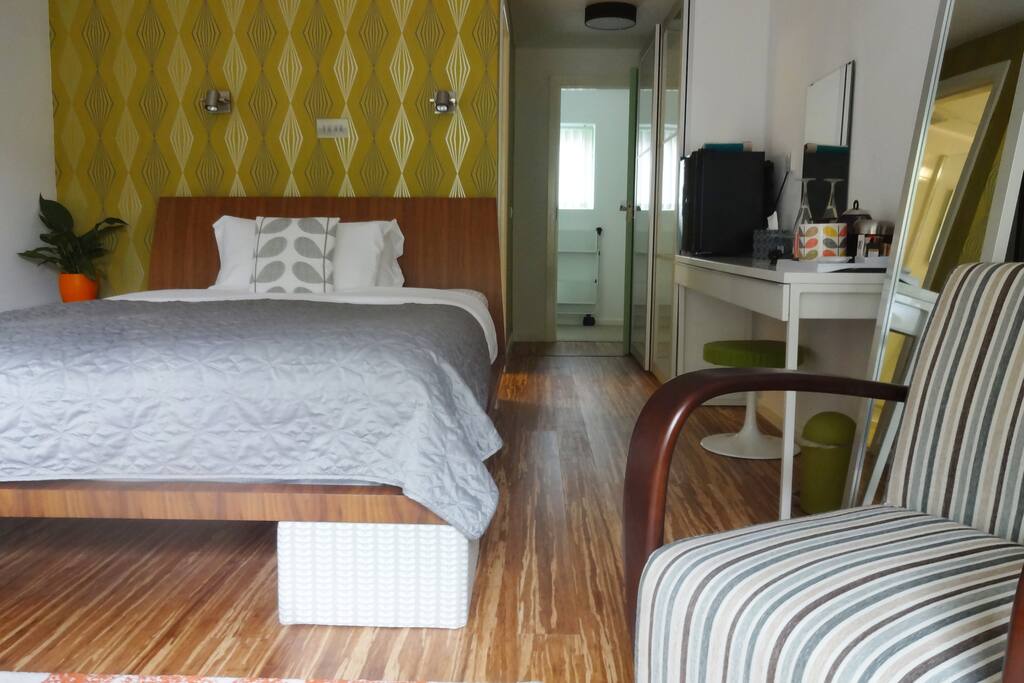 Room 2: