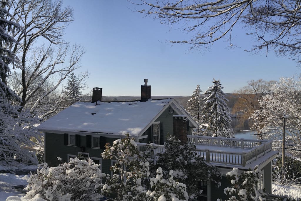 The house in winter