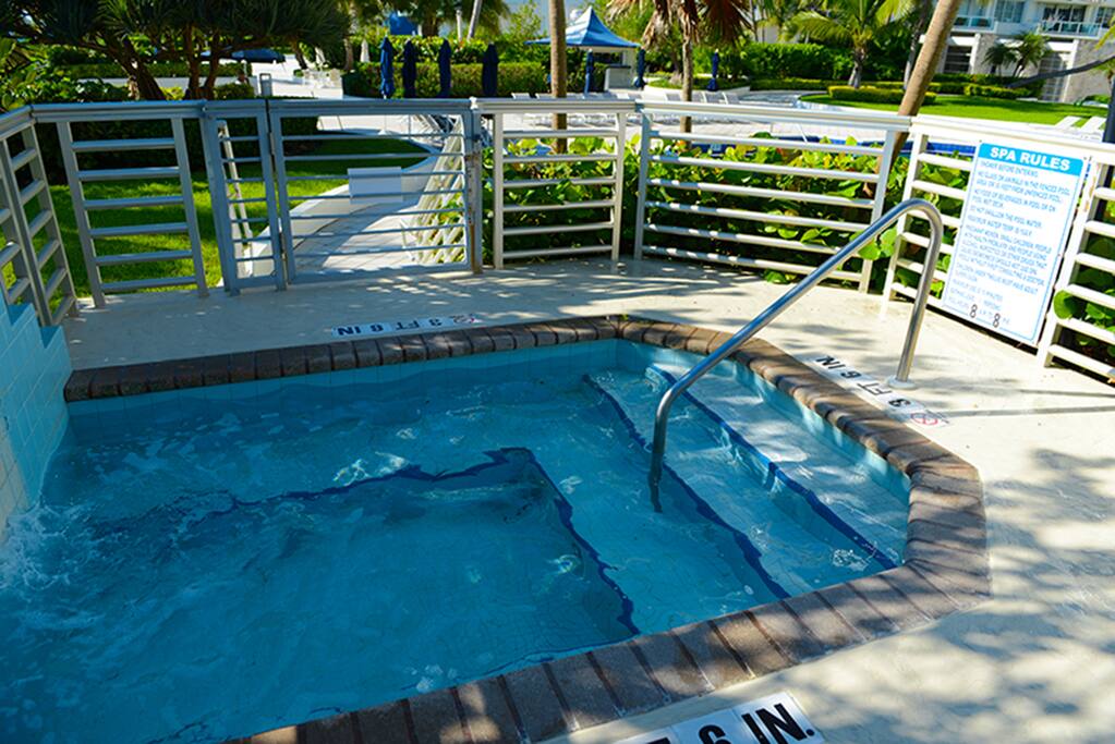 Hot tub open all day