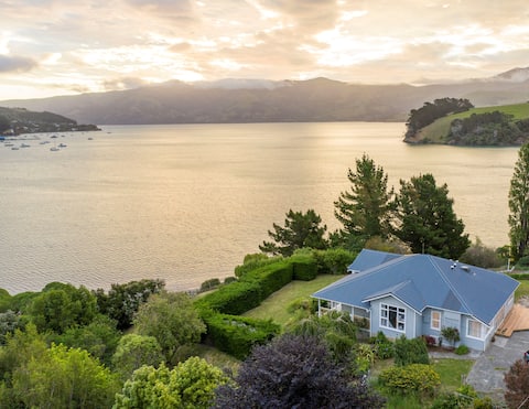 Stylish Seaview Villa perched above Akaroa