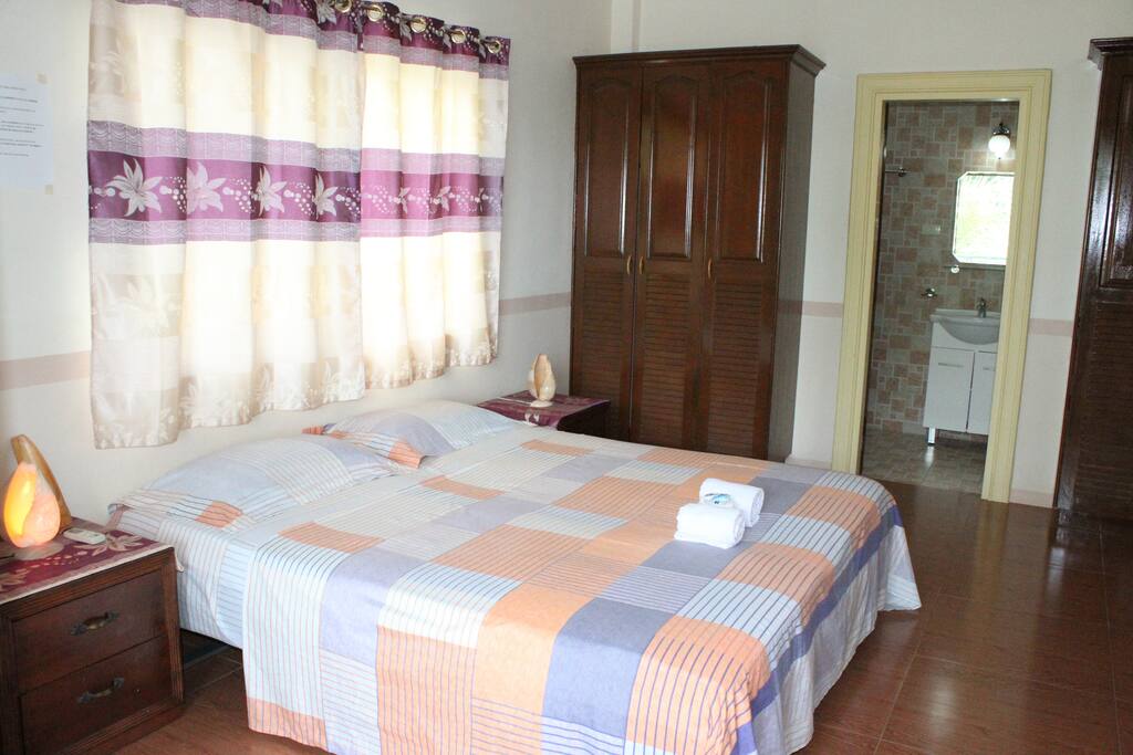 Room 3 with own terrace and sea view (second floor)
