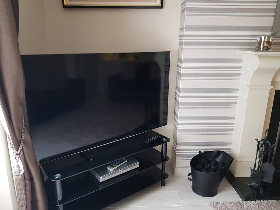 Lounge area 40inch TV DVD